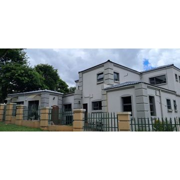 Double Storey building callout by Freeman TM