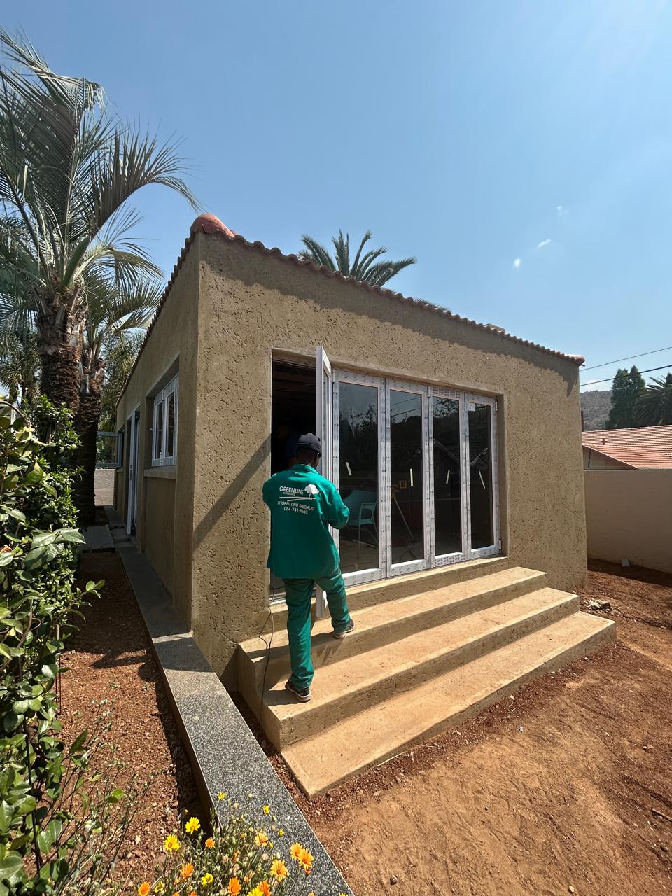 GreenLine Interiors Aluminium folding door white 5 panel Left hand opening W4200MM x H2100MM