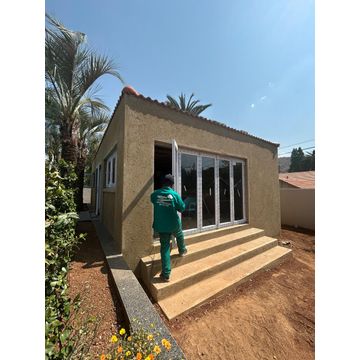 GreenLine Interiors Aluminium folding door white 5 panel Left hand opening W4200MM x H2100MM