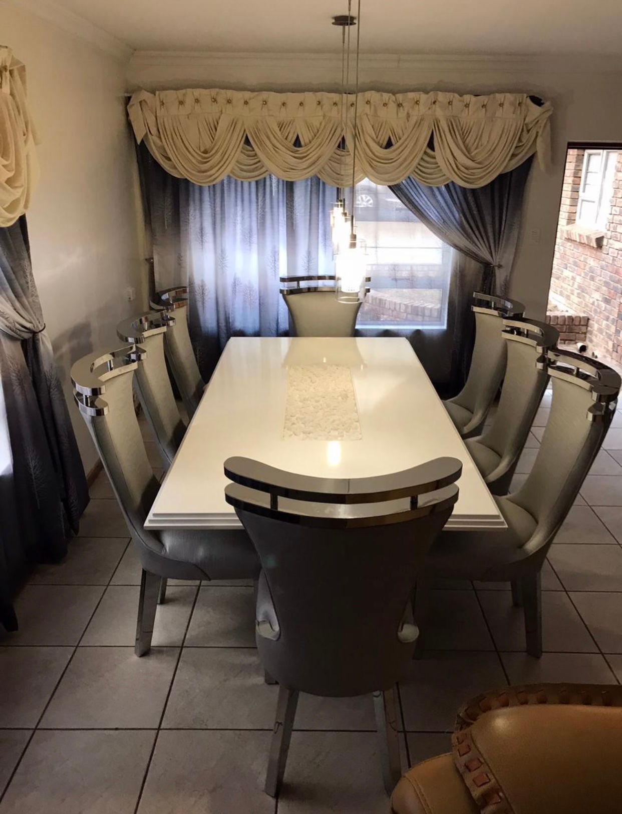 8-Seater Stainless Steel Dining Room Suite With Weaver Table and Wood Top