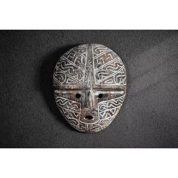 Zuri Hand-Carved Tribal Mask Wall Décor – Solid Suar Wood