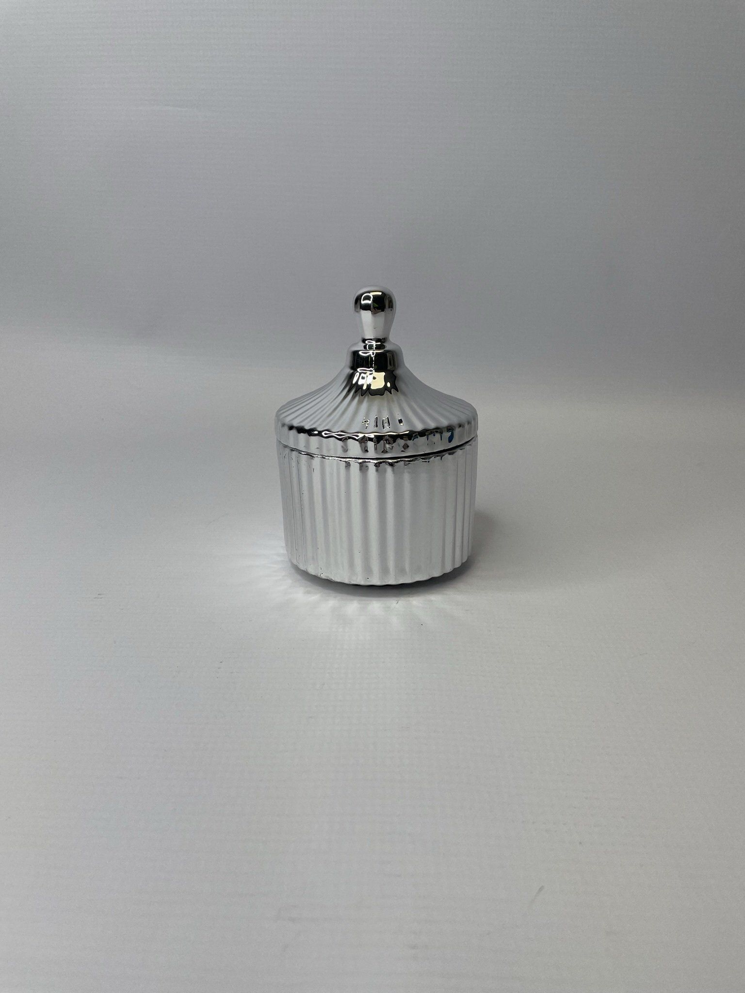HAMMERED BUCKET WITH LID SILVER 9X9X12CM