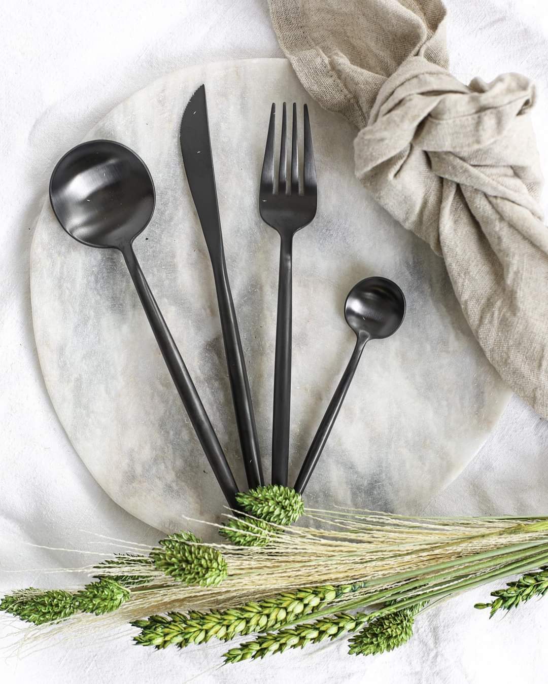 24 Piece Fine Black Cutlery Set Stainless steel