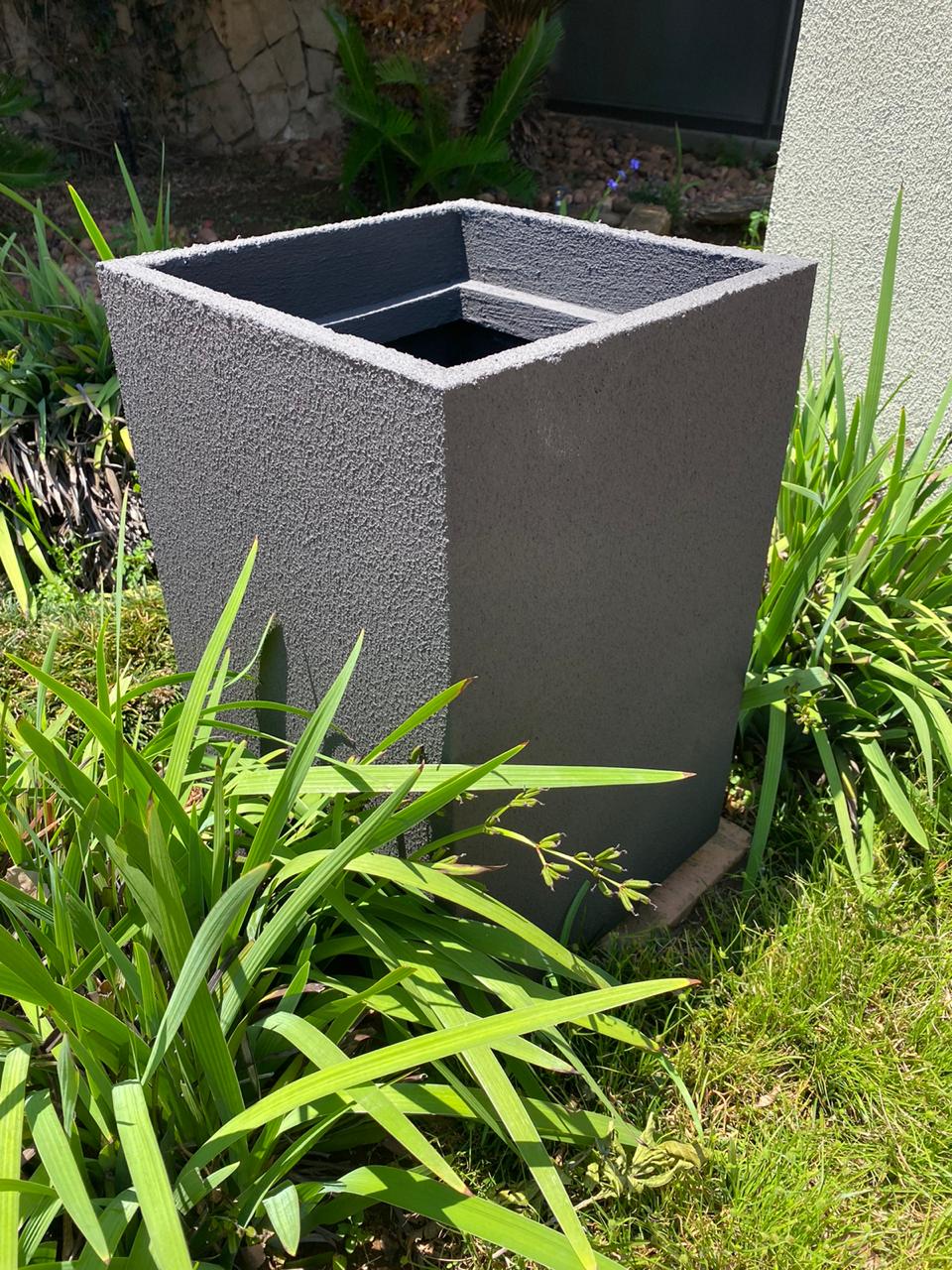 SQUARE STRAIGHT PLANTER 1000 X 395 STORM