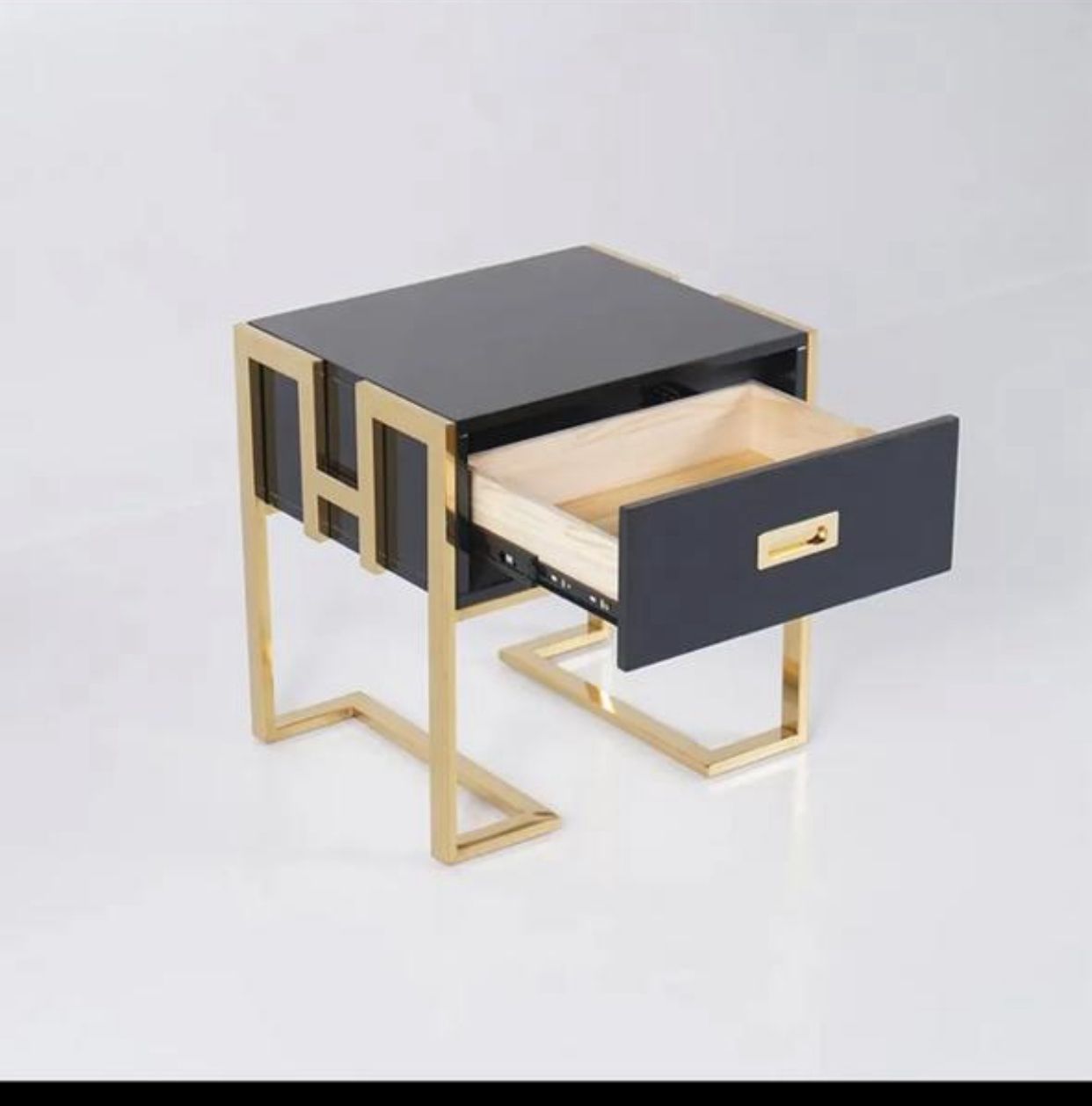 Asher Pedestal Black side table