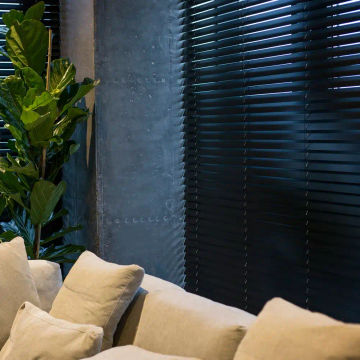 25mm PVC Venetian Blind – Black, 150cm x 160cm