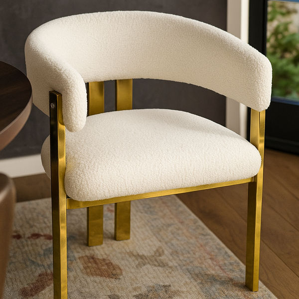 KC FURN – Curved Bouclé Dining Chair