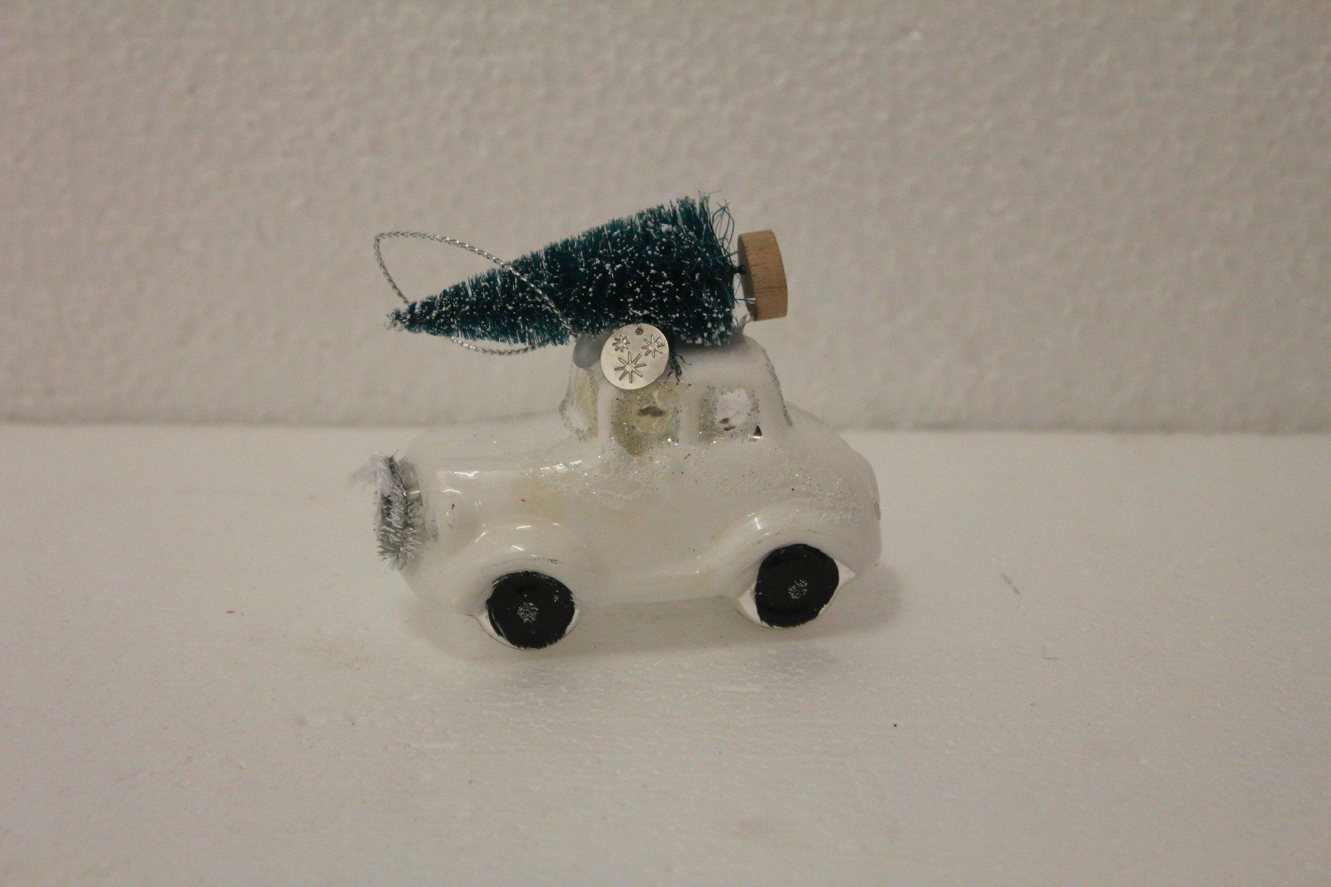GLASS CAR WITH TREE