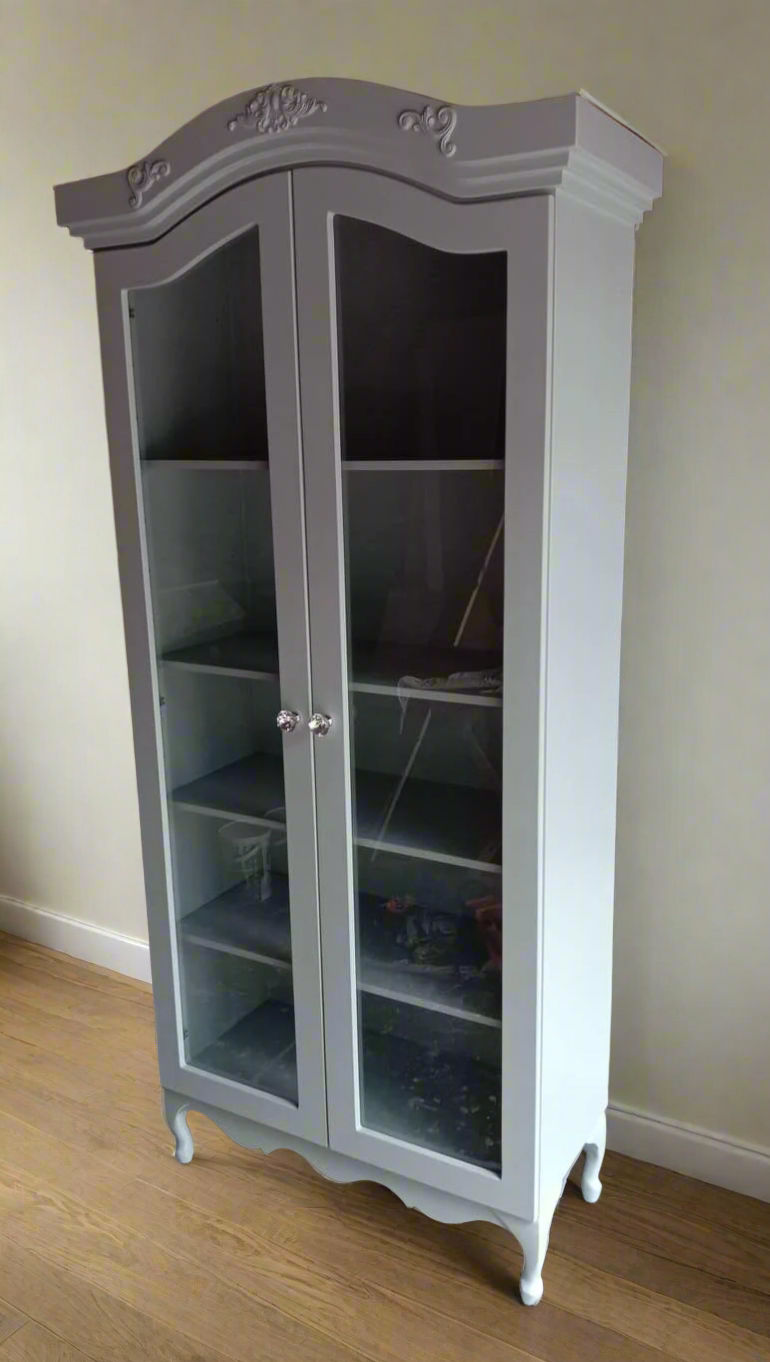 Display unit, French style with glass & embellishments