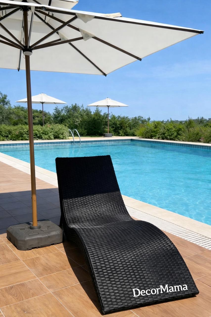 DecorMama Outdoor Poolide Lounger & Cantilever Umbrella set-Woven Rattan Recliner Combo - Weather Resistant