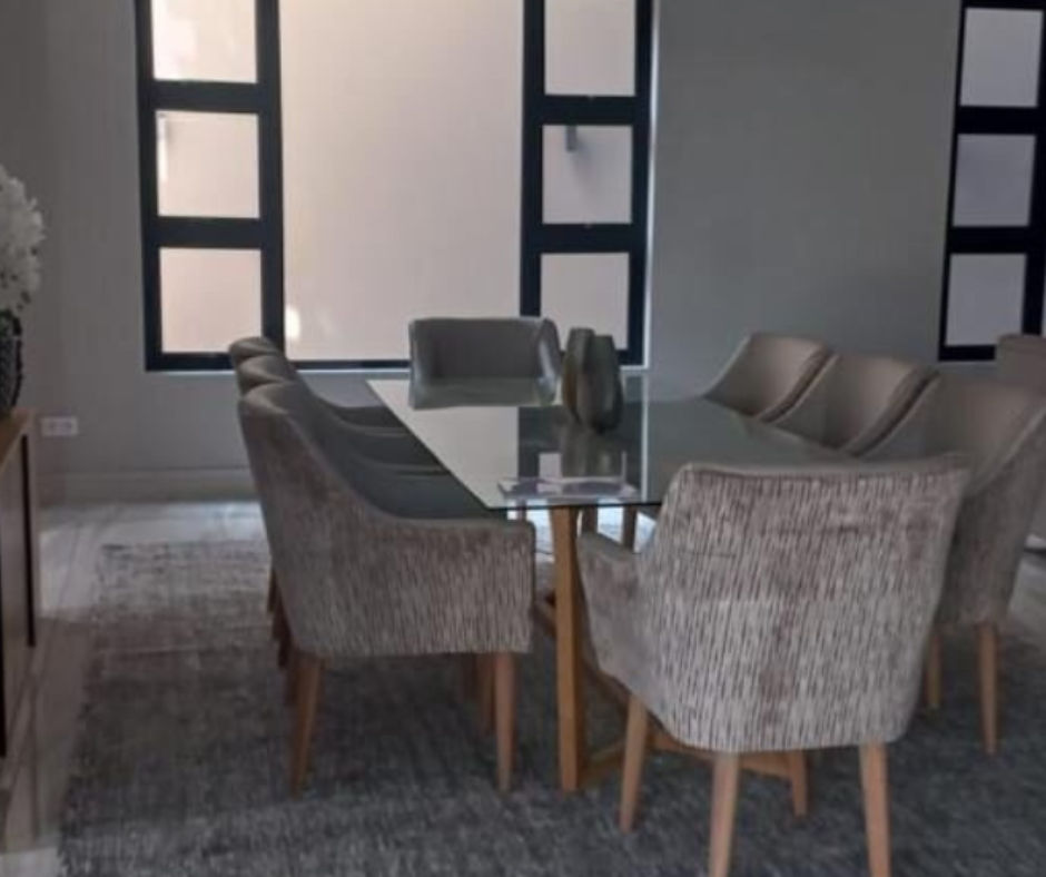 Deluxe Dining Set