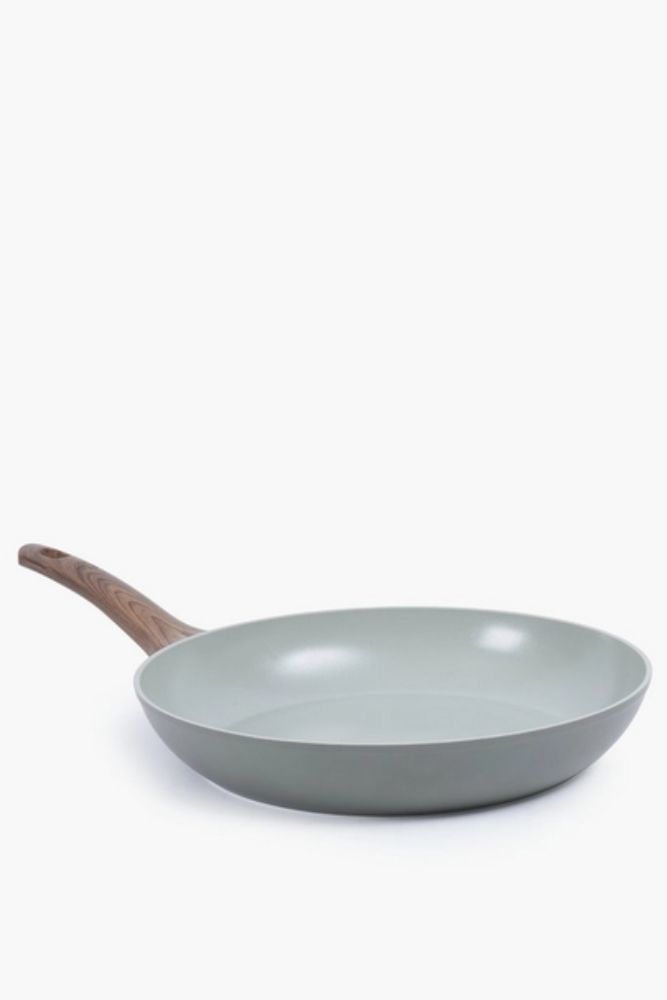 MasterChef 24cm Forged Aluminium Frying Pan – Heavy-Gauge Construction with Even Heat Distribution