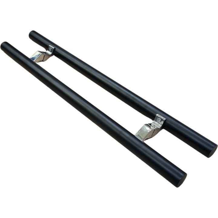 Round offset pull handle in black onyx and polished chrome