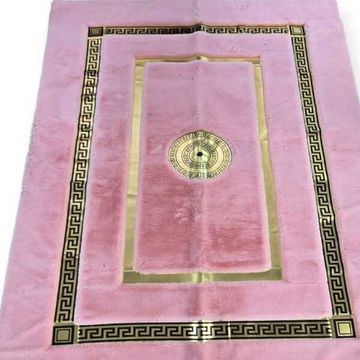 Luxury carpets  are designed to fit different spaces very durable fluffy and soft