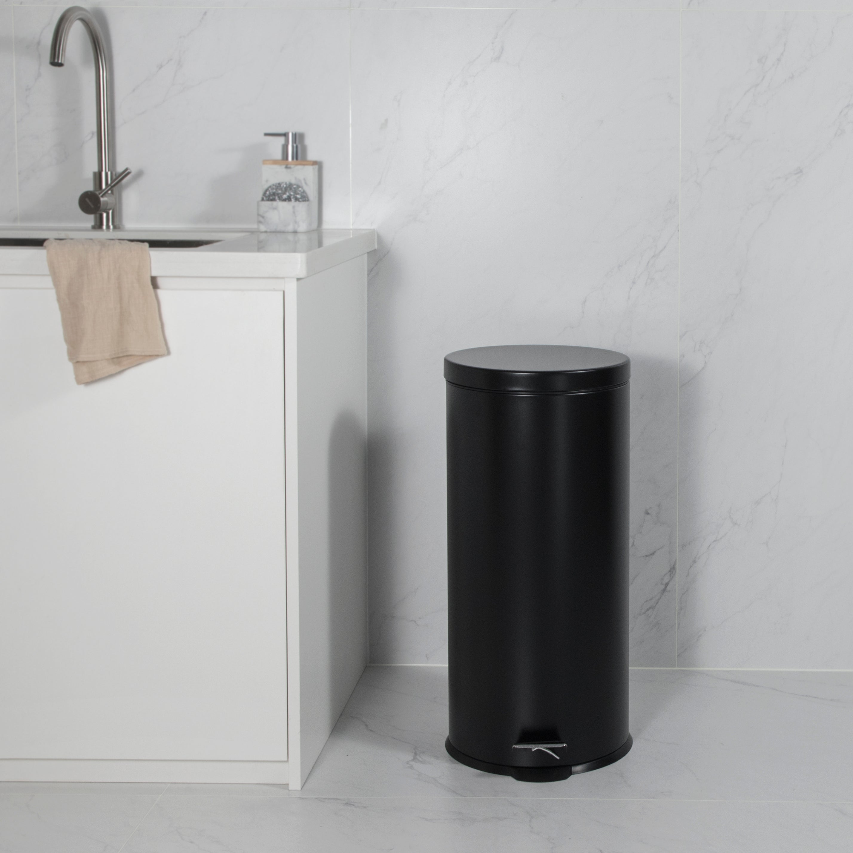 30 L Steel Pedal Bin Roma
