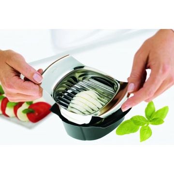 Tomato and Mozzarella with 10 Bladed Slicer in Stainless Steel - Rosle