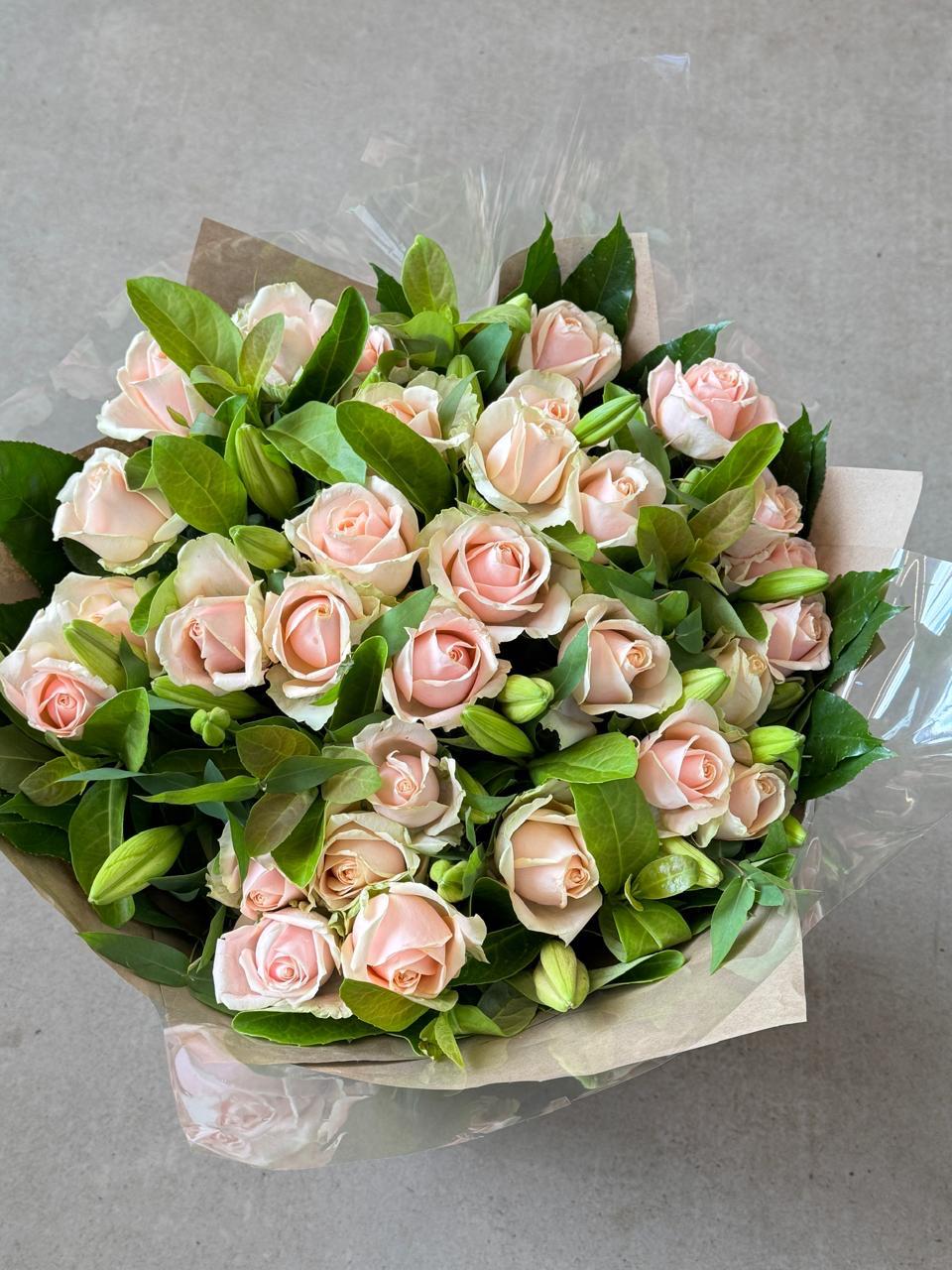 The Elegant Woman - Flower Bouquet