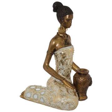 Lady With Pot 26cm