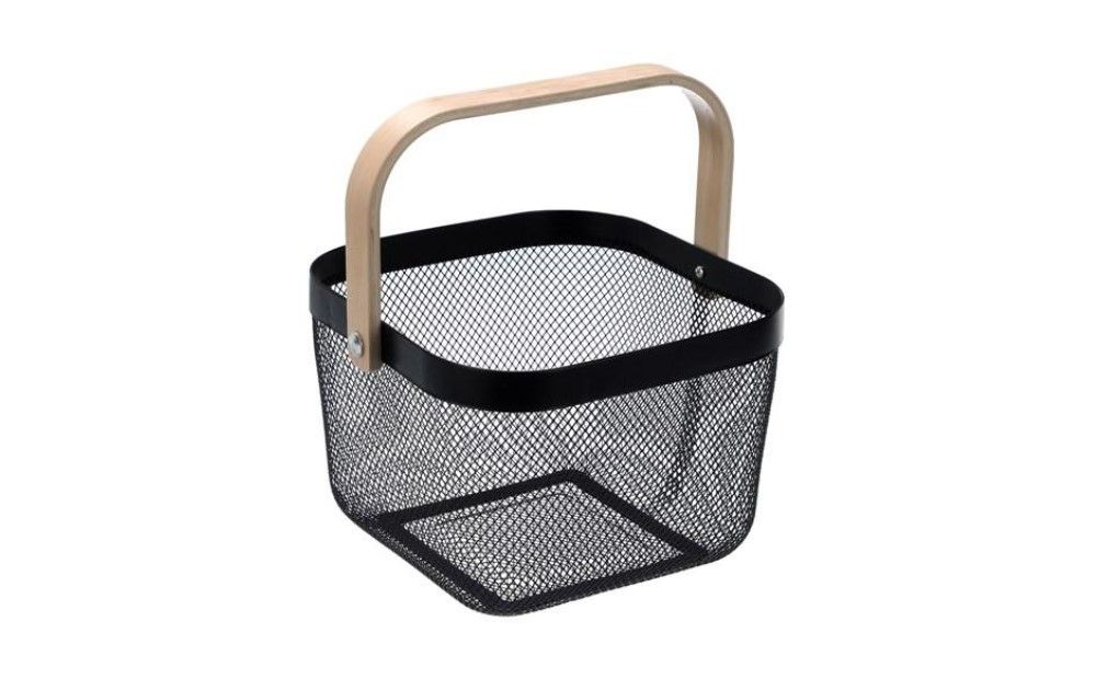 Vegetable wire basket with wooden handle - black