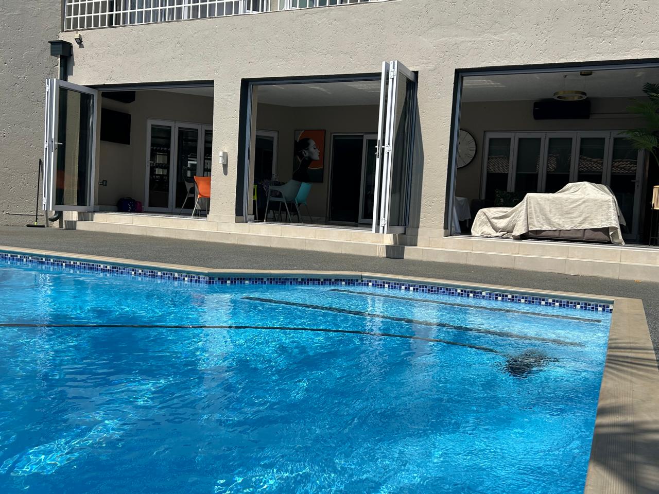 GreenLine interiors Aluminium folding door 5 panel Right Bronze hand opening W4000MM x H2100MM