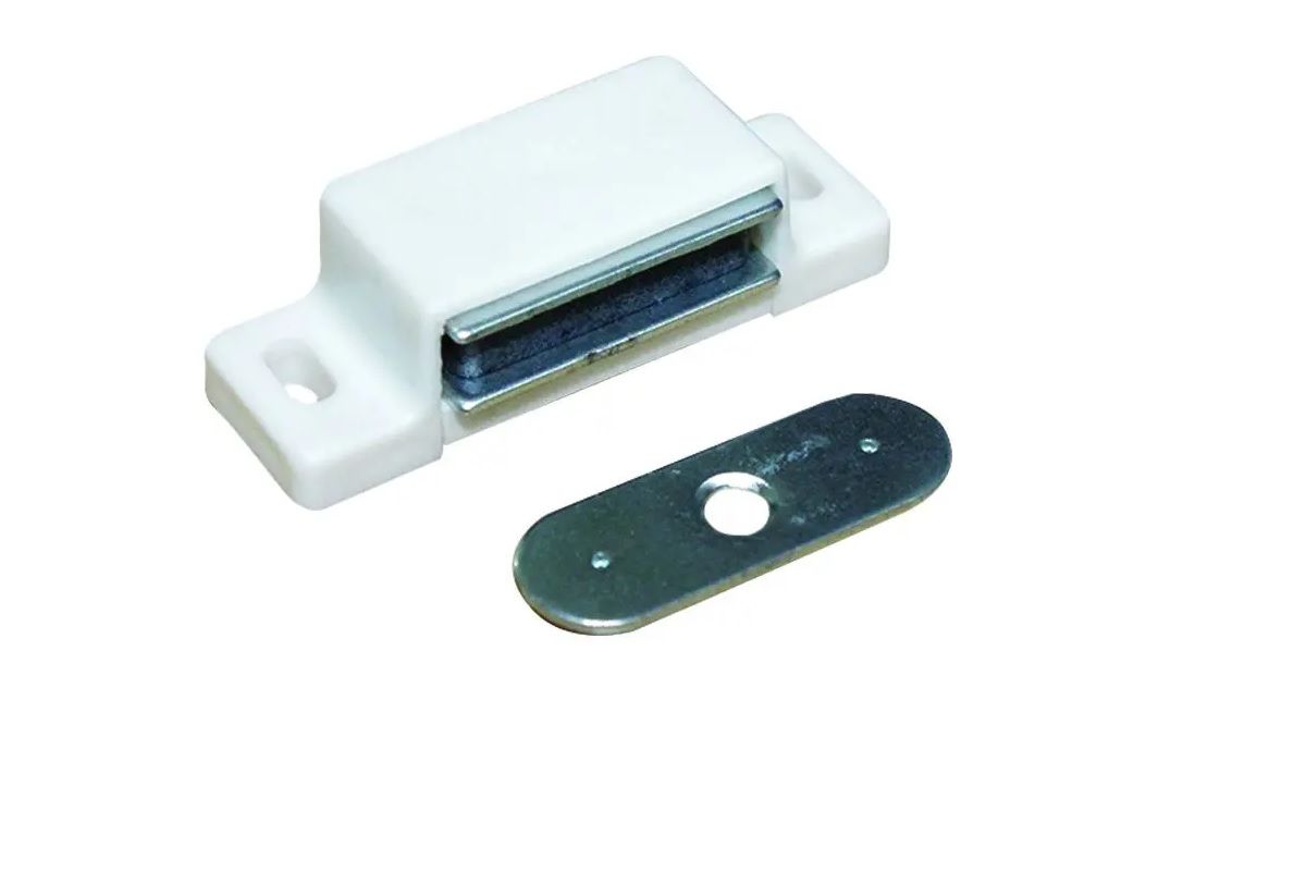 Magnetic Catch, White, Plastic, 2 Pieces (4 pack) BY WOODLY