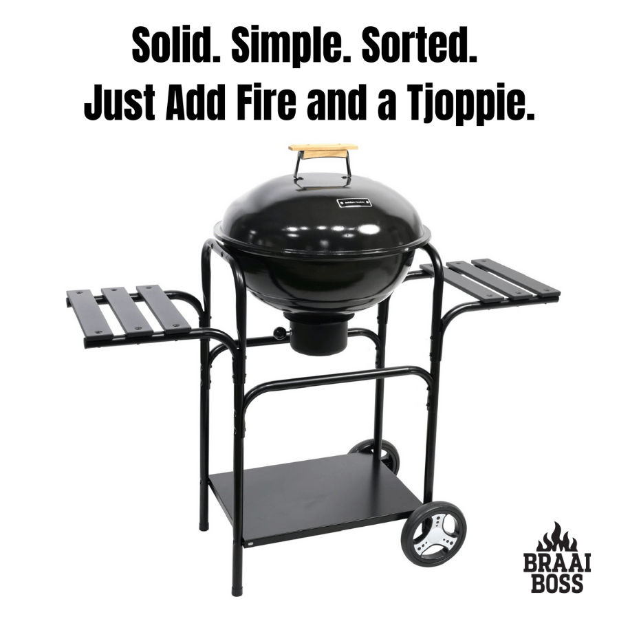 BraaiBoss 46cm Trolley Charcoal Kettle Braai – Fixed Side Shelves, Ash Catcher & Mags