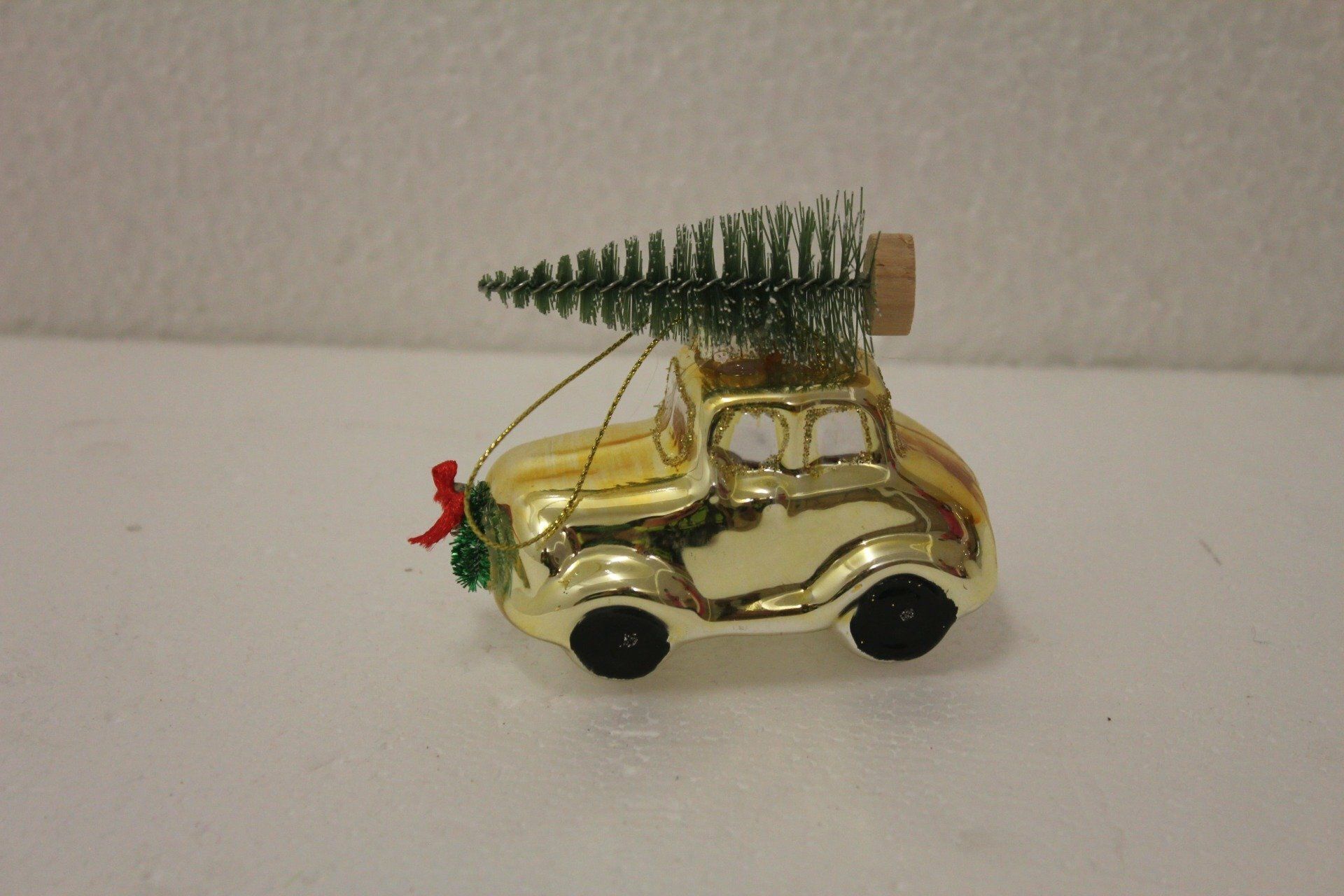 CAR WITH TREE ASSORTED