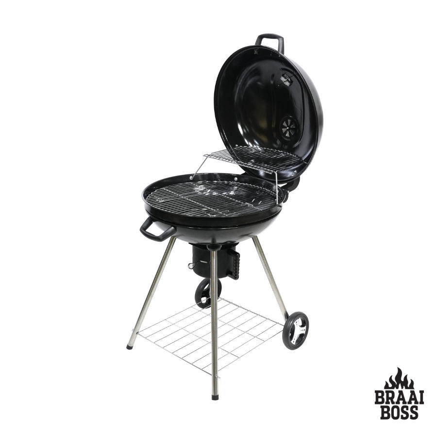BraaiBoss 57cm Premium Charcoal Kettle Braai – Hinged Lid, Thermometer & Mag Wheels