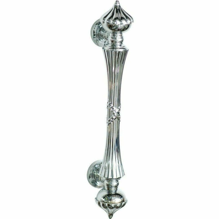 Pull handle with finials