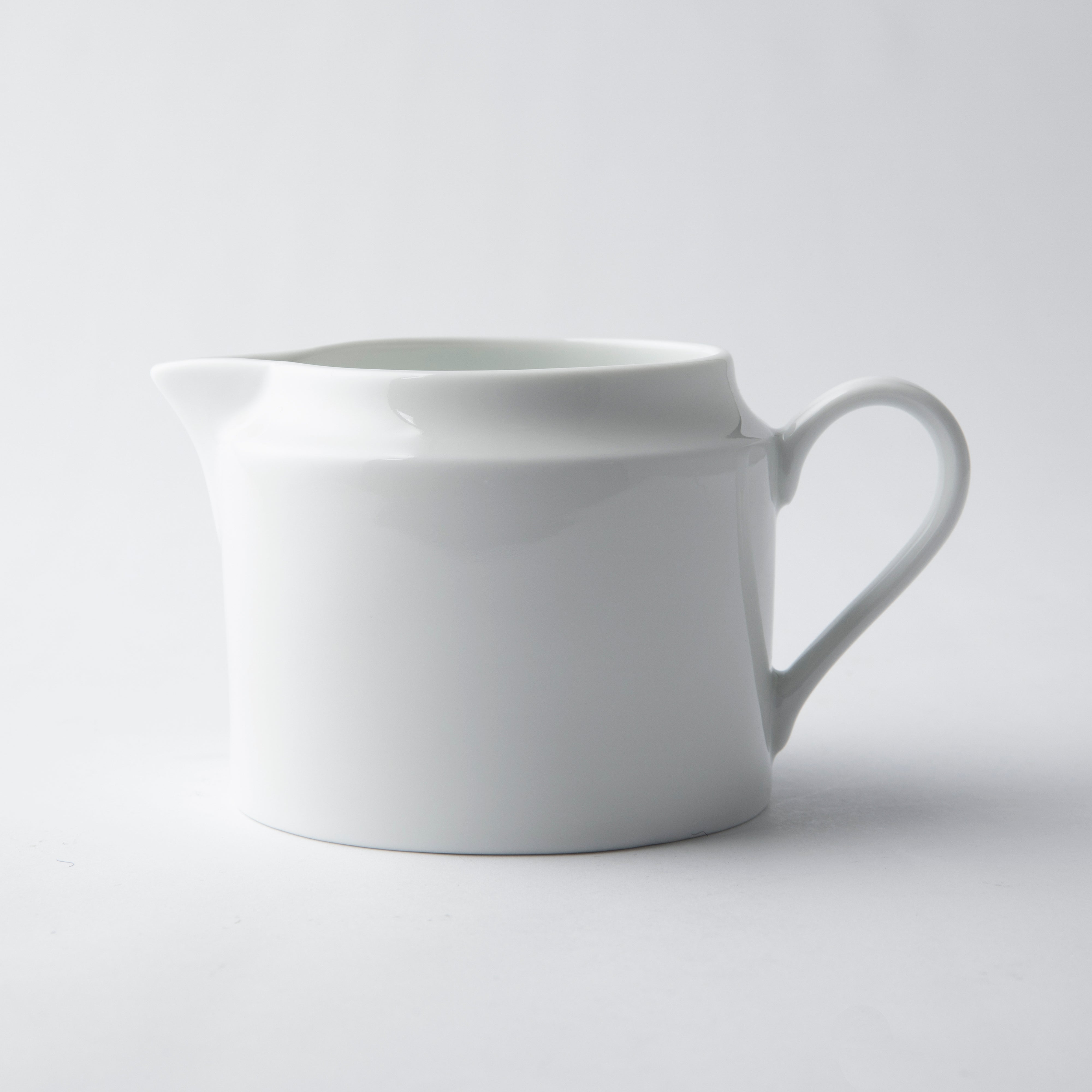OMADA Maxim Super White Creamer in gift box