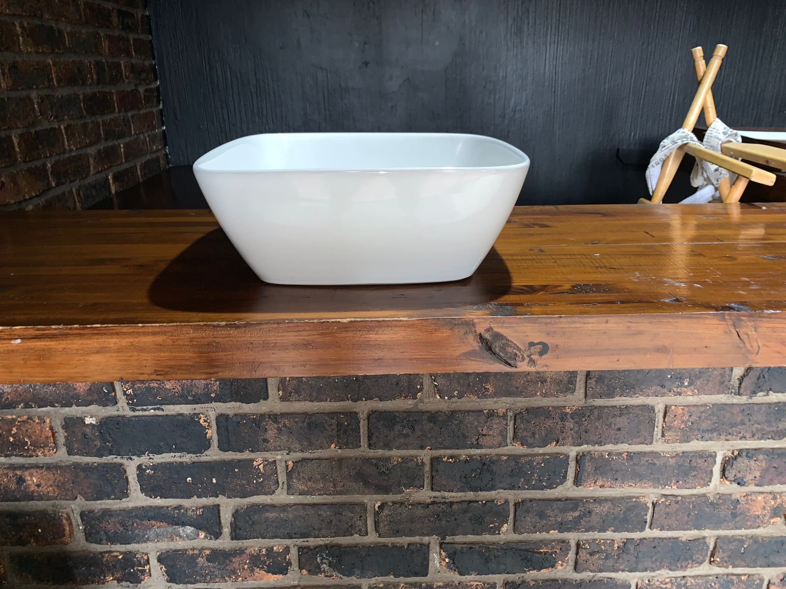 Ceramic basin, white, square design