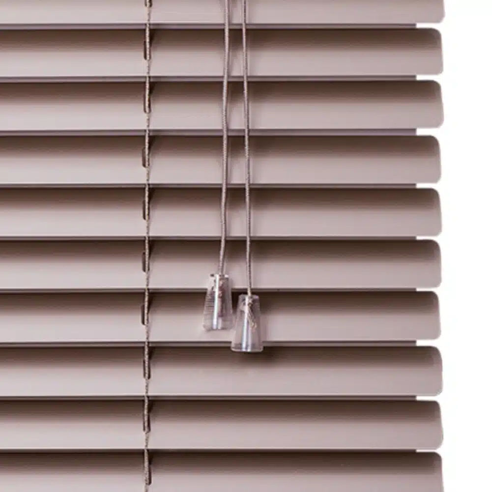 25mm Aluminium Venetian Blind – Champagne, 240cm x 160cm