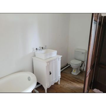 600mm White Vanity with Stone Top – Compact Bathroom Cabinet