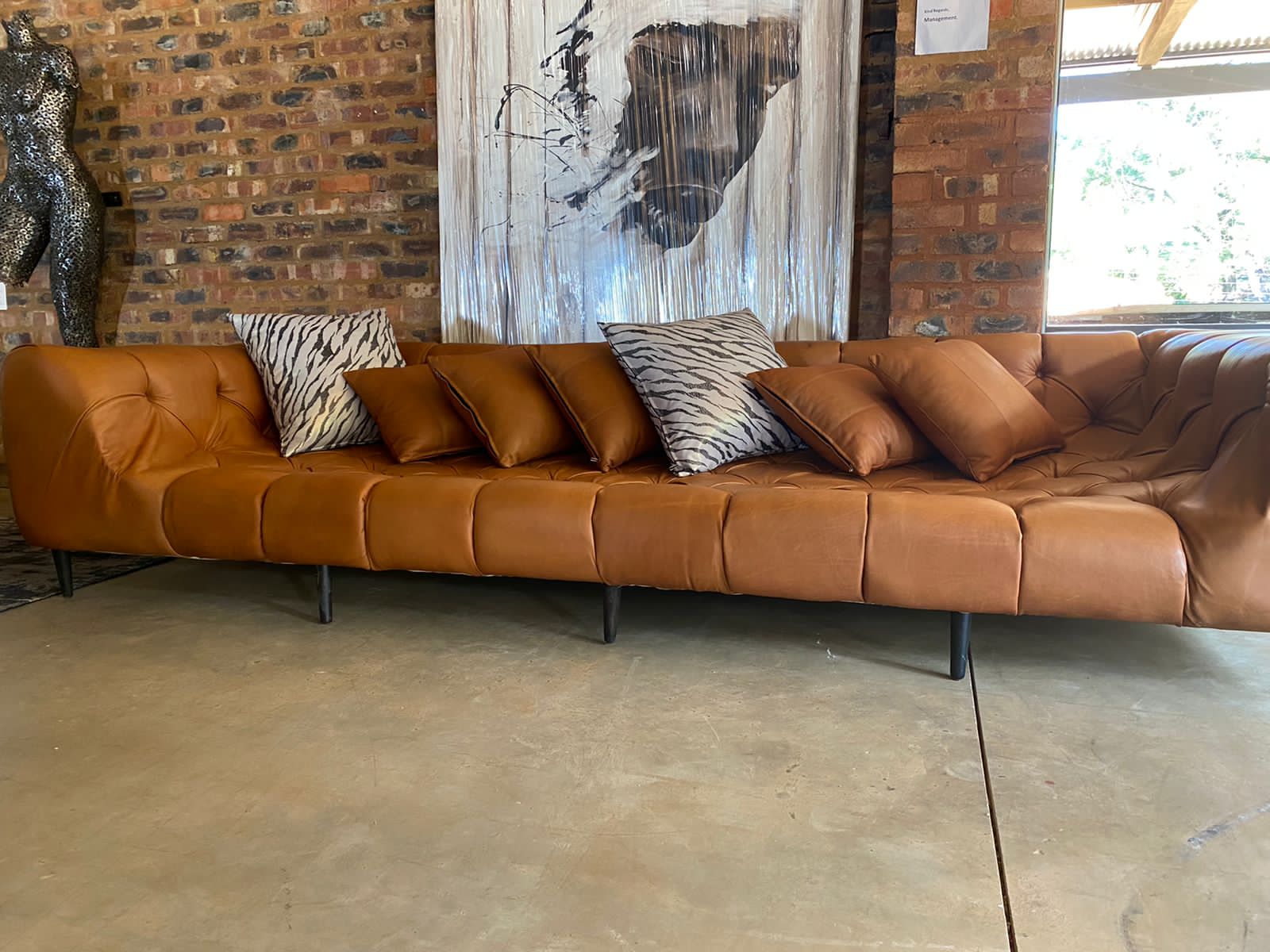 Modern Chesterfield 3-Seater Sofa in Premium Full-Grain Leather