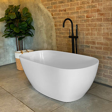 Amor Polished White Freestanding Bath