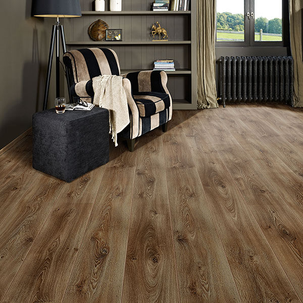Laminate Flooring Vibrance Wide Wadi Rum Oak 8mm AC4/Class 32 (2.4165