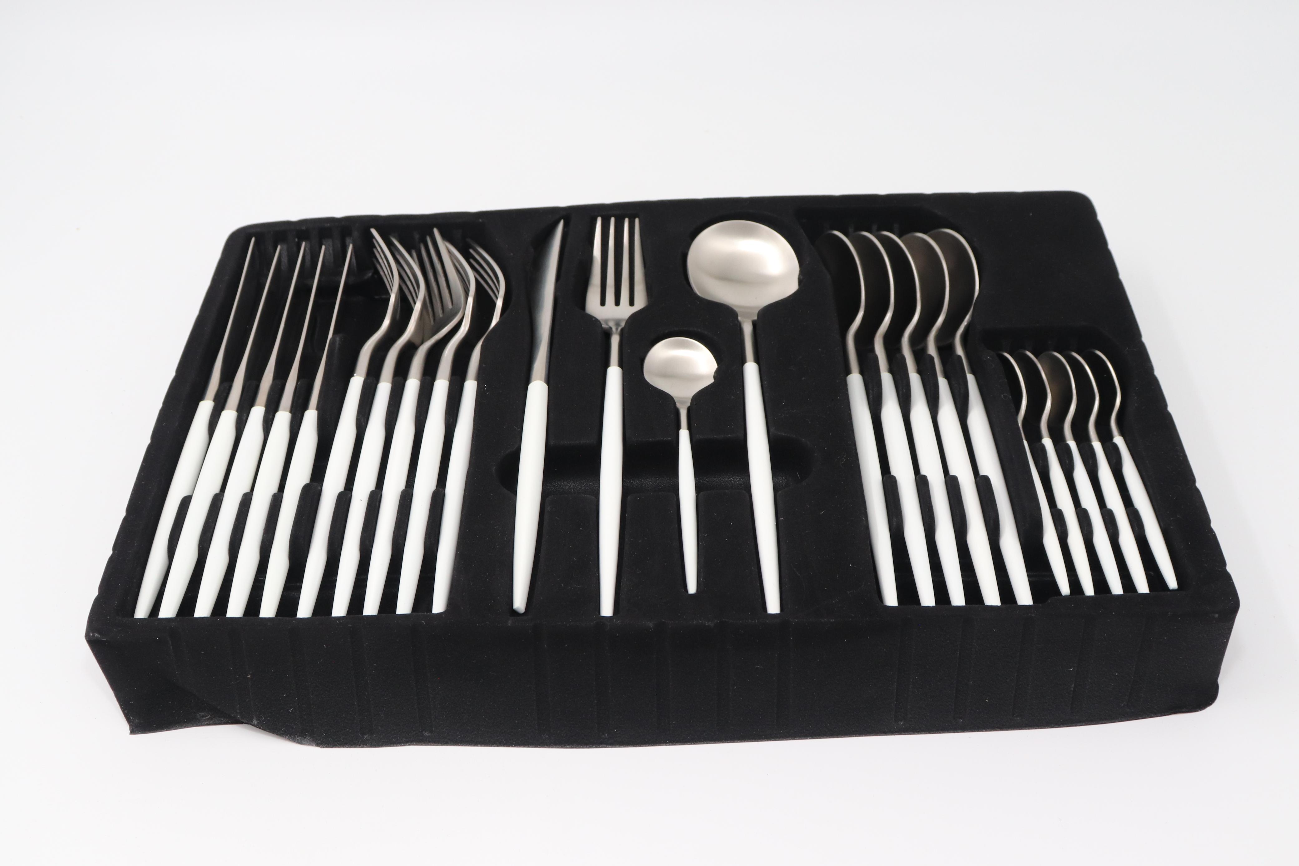White and Sliver 24 Piece Cutlery Set