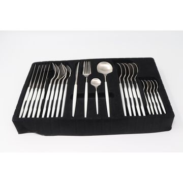 White and Sliver 24 Piece Cutlery Set