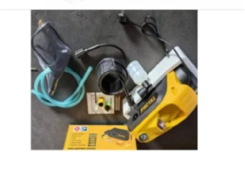 Spray wheel tire cleaner