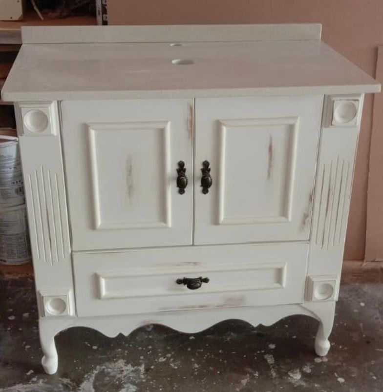 White Queen Anne Vanity – 800mm with White Quartz Top Mildly Distressed