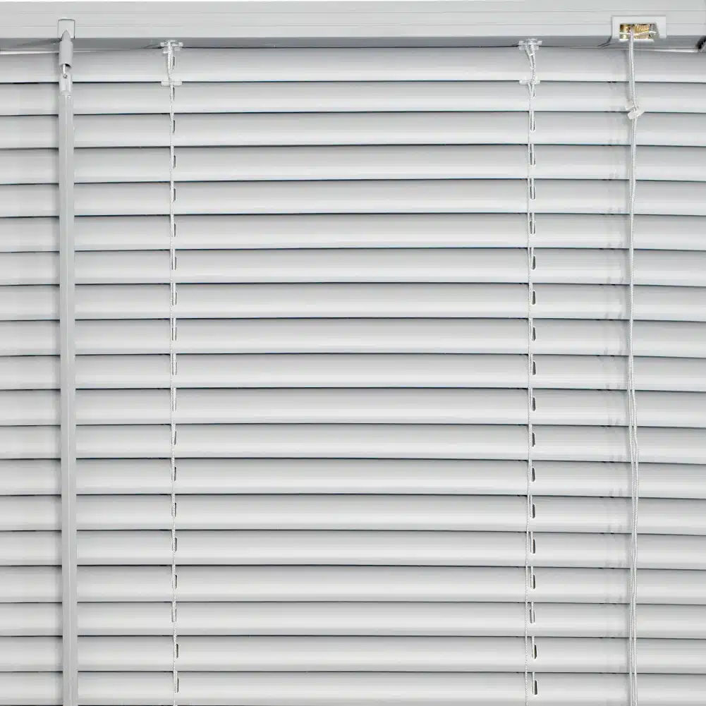 25mm PVC Venetian Blind – Silver Grey, 150cm x 160cm