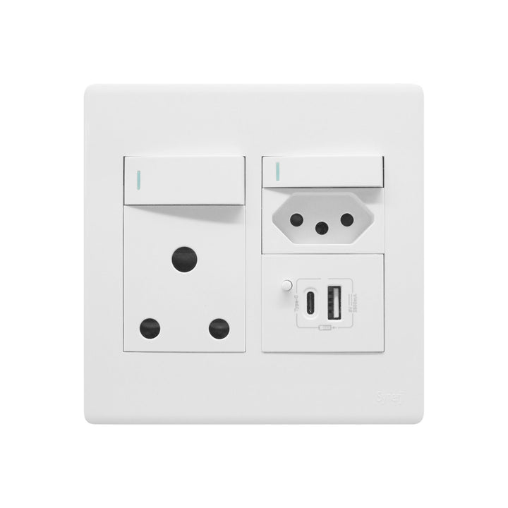 SYNERJI S/S DECO 4X4 RSA 3PIN EURO SOC/2XUSB - White