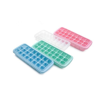 Set of 4 Ice Cube Trays with Lids
