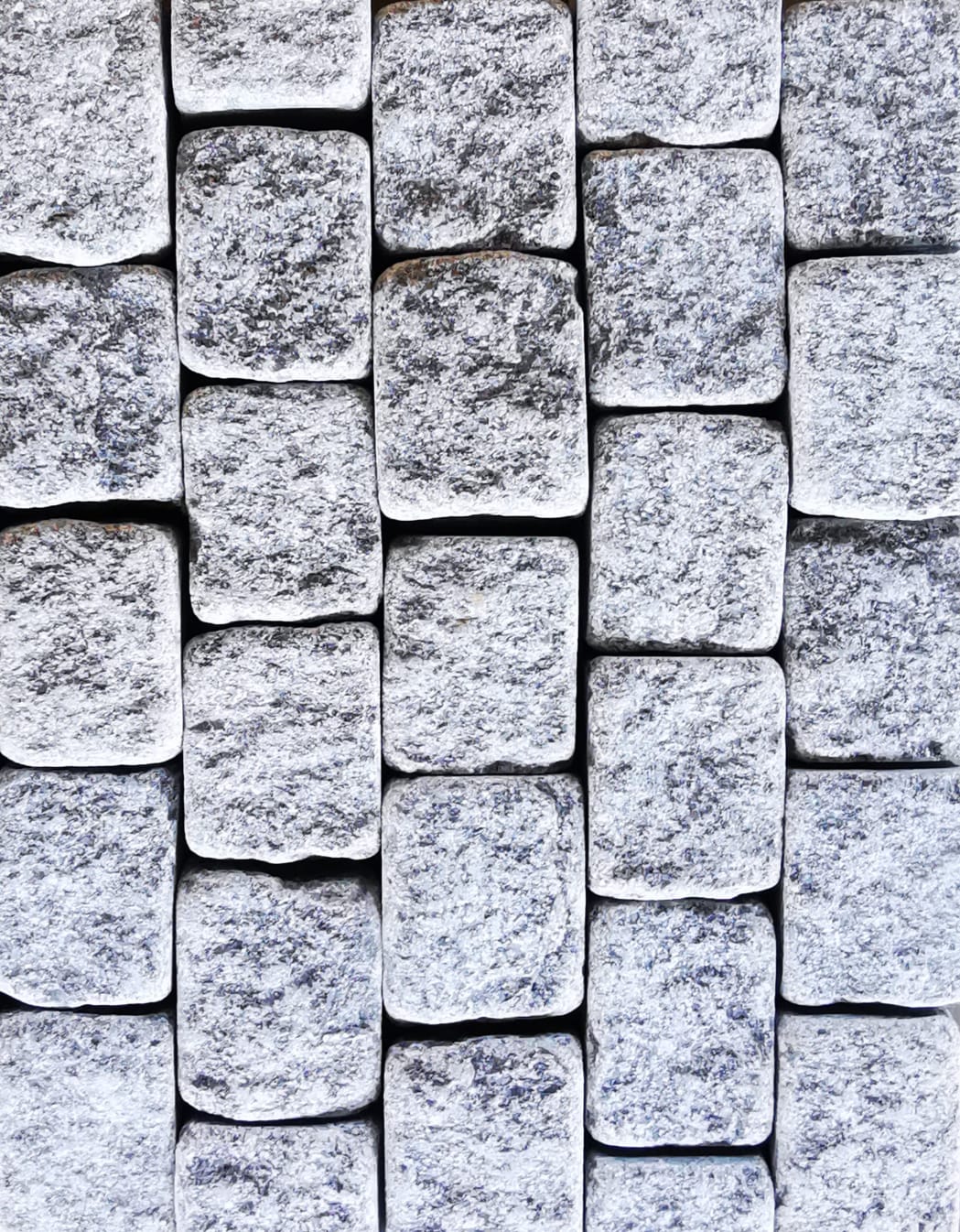 Granite Cobble Split Face, Tumbled - per PACK