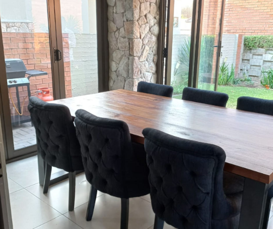 Back Button Dining Set