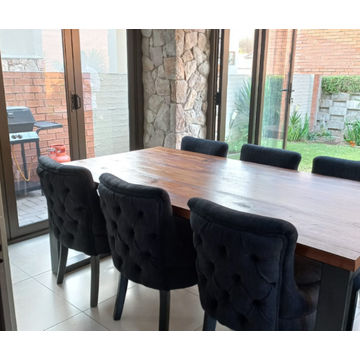 Back Button Dining Set