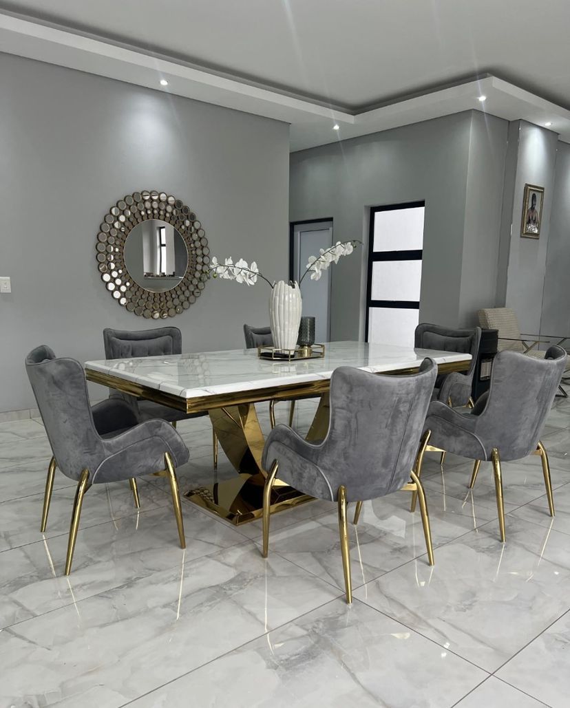 Charmy Plush Marble Dining Set