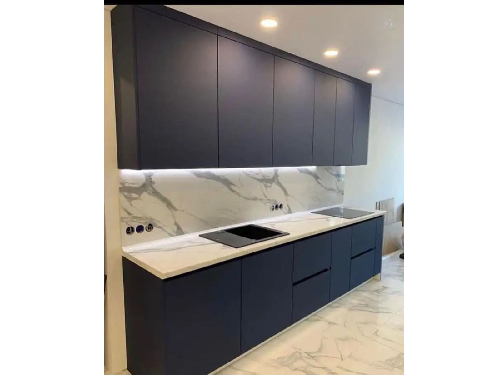 9 Door Fitted Kitchen Cupboard