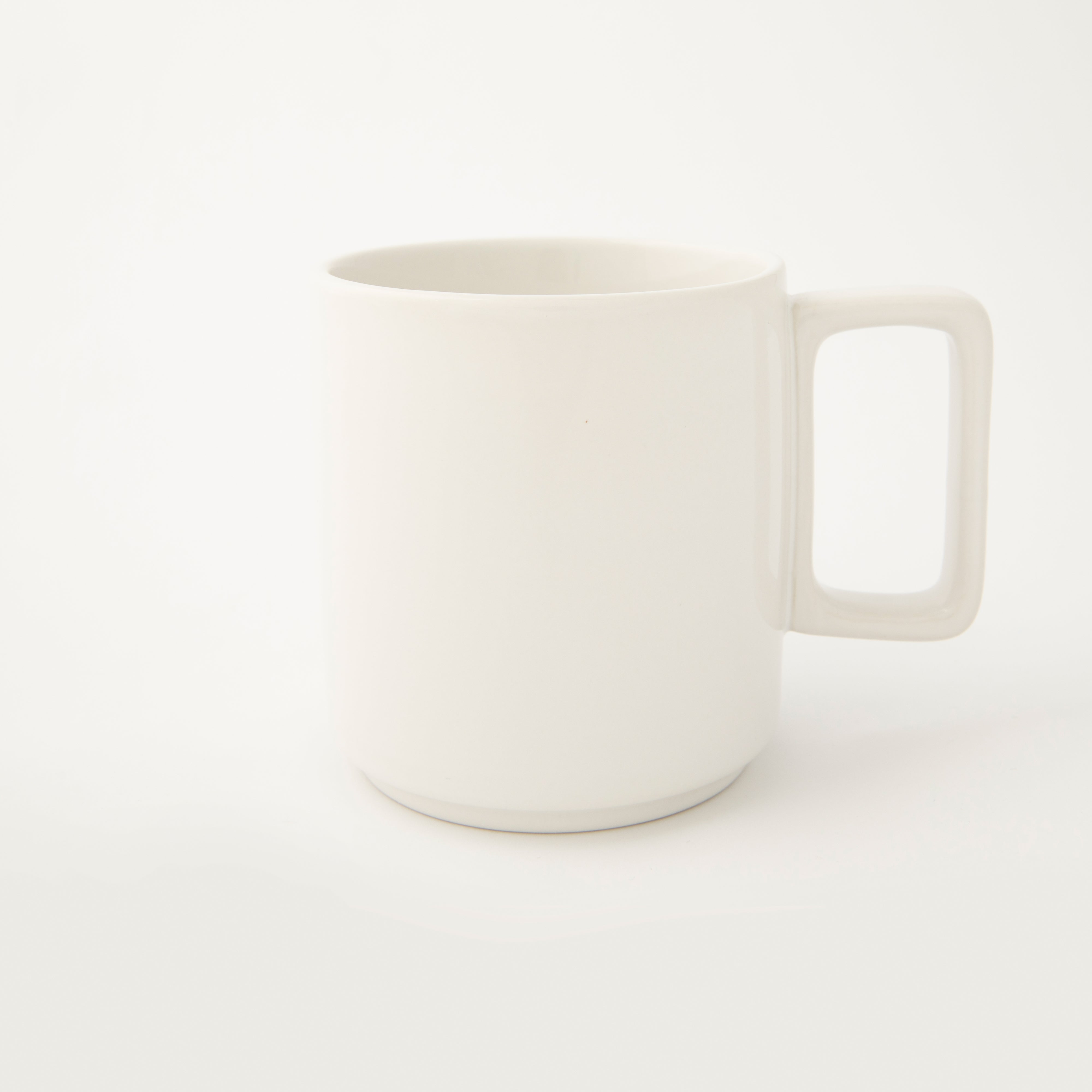 OMADA Flat Stackable White Mug Set of 4