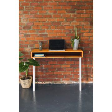 Desika Leaning Desk